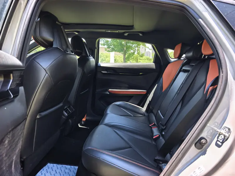 Changan UNI-V 1.5 T Premium — фото 10