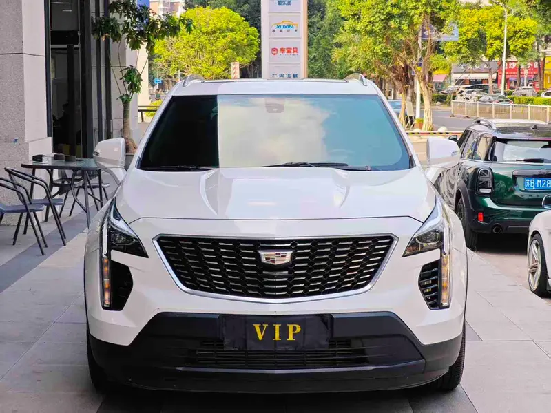Cadillac XT 4 28 T 2 WD — фото 2