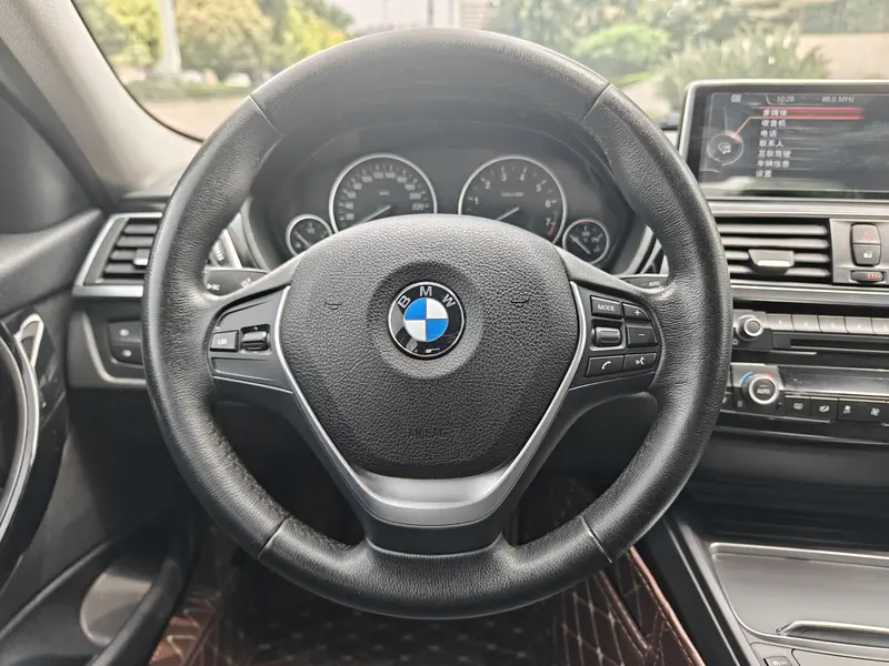 BMW 3 318i — фото 10