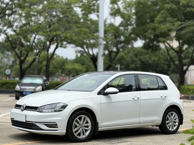 Volkswagen Golf 1.6 L AT Comfort