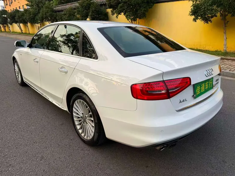 Audi A4L 35 TFSI S line комфорт — фото 5