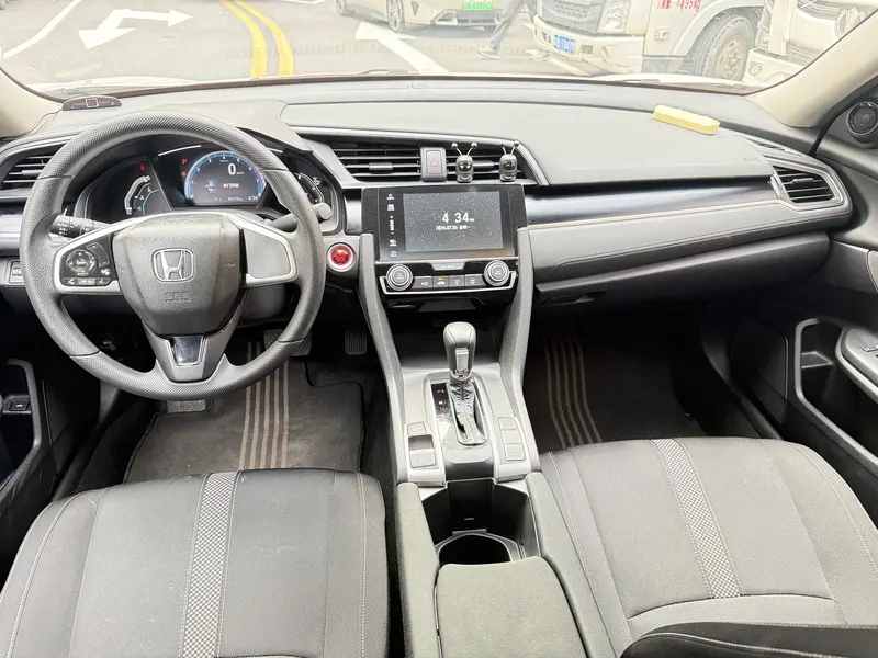 Honda Civic — фото 7