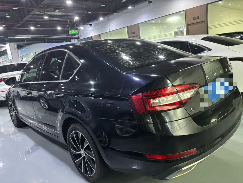 Skoda Octavia — фото 4