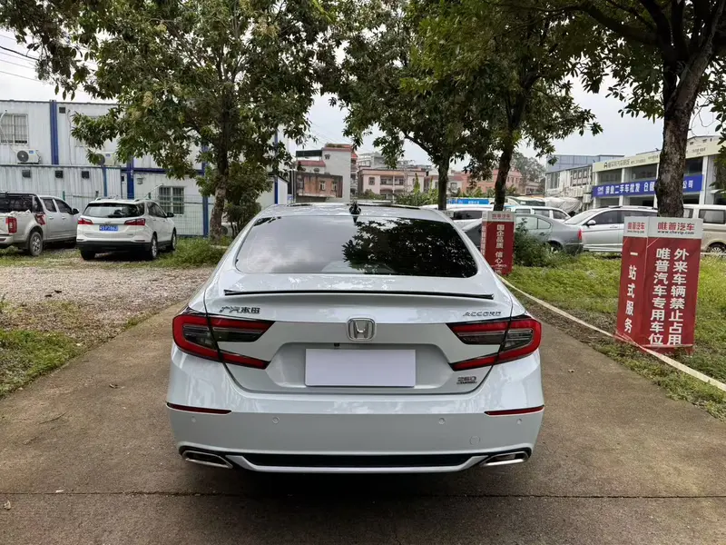 Honda Accord — фото 5