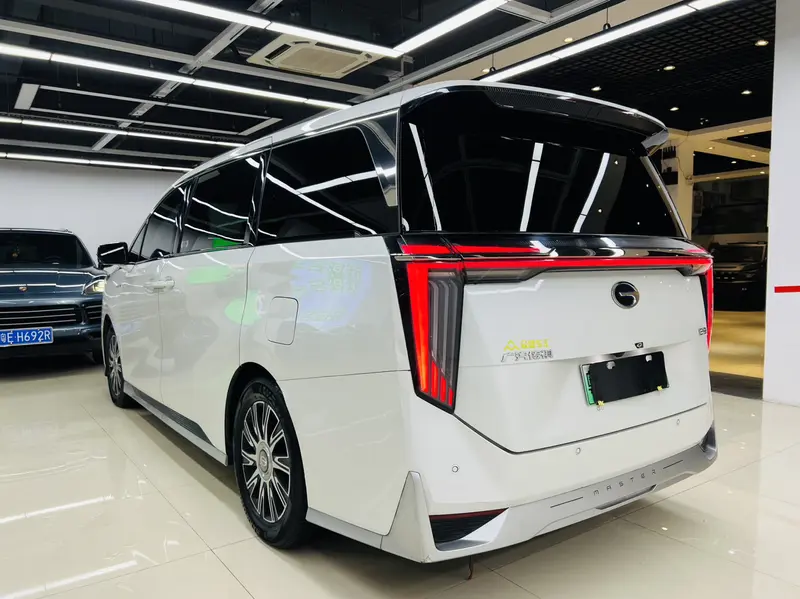 Trumpchi GAC Trumpchi E 9 PHEV 2.0 TM — фото 5
