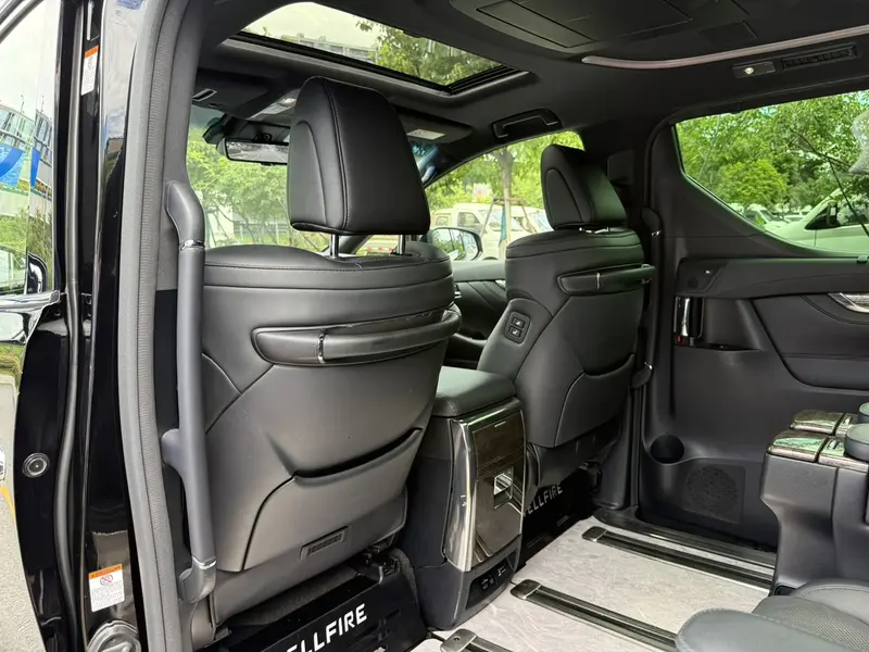 Toyota Vellfire — фото 12