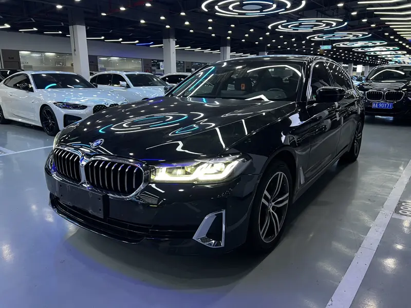 BMW 5 Series — фото 1