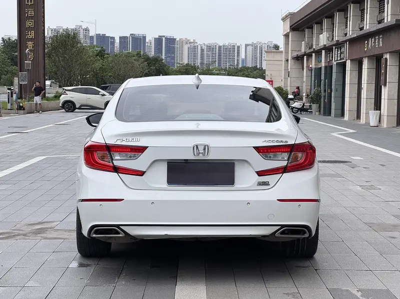 Honda Accord — фото 6