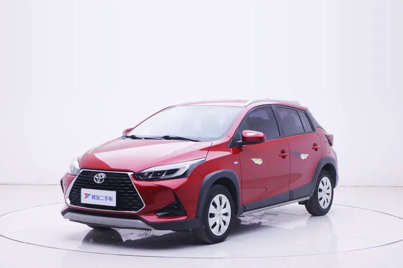 Toyota Yaris L — фото 1