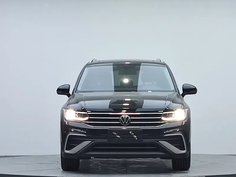 Volkswagen Tiguan L — фото 2