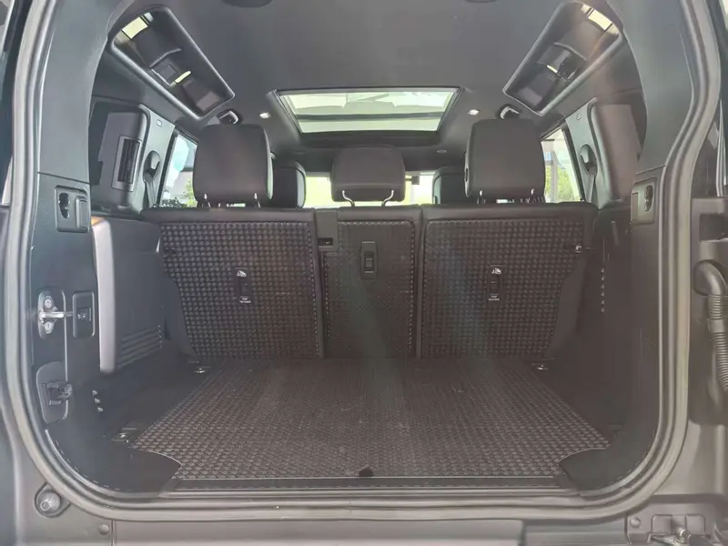 Land Rover Defender — фото 15