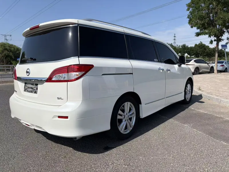 Nissan Quest — фото 6