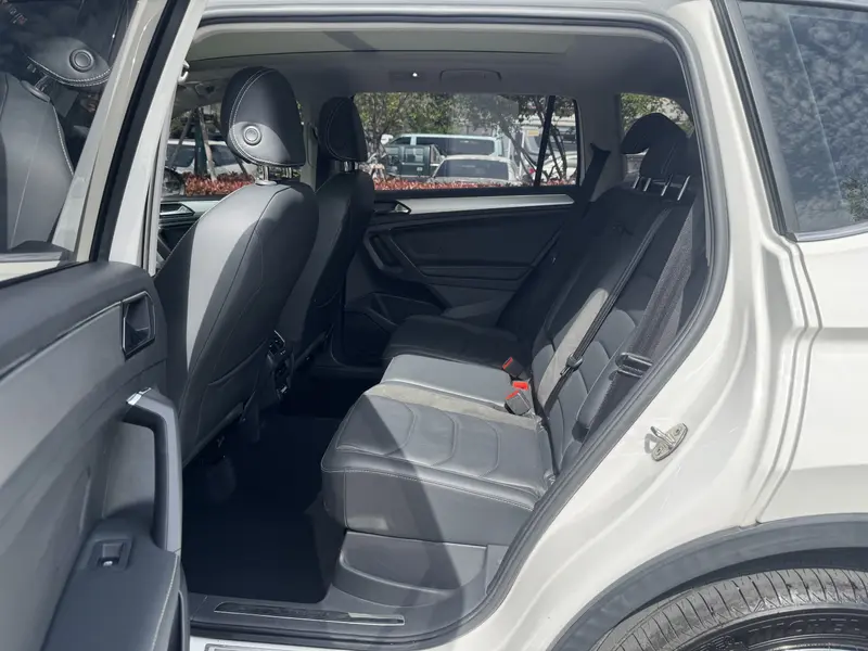 Volkswagen Tiguan L — фото 14