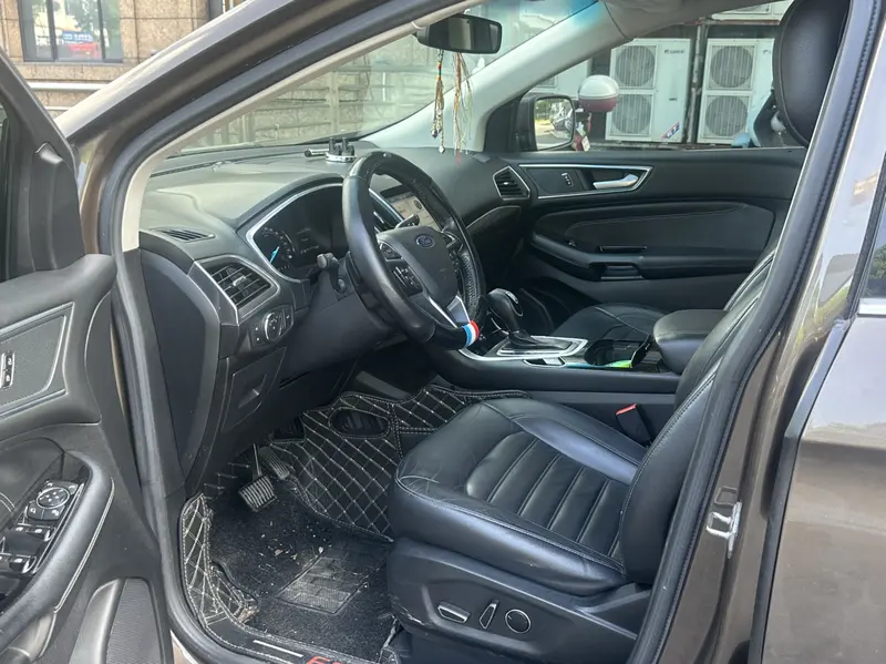 Ford Edge — фото 10