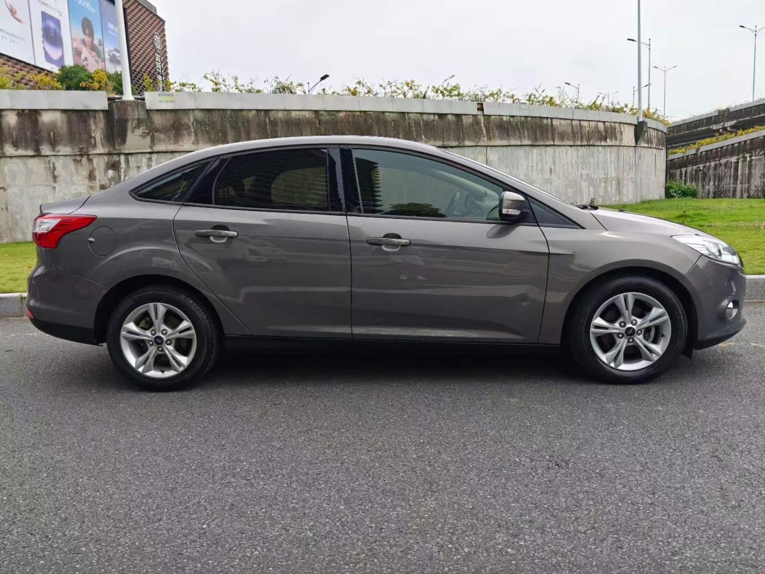 Ford Focus 2012 1.6L AT Comfort