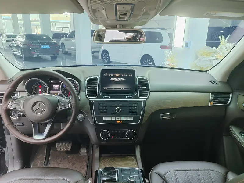 Mercedes-Benz GLE — фото 10