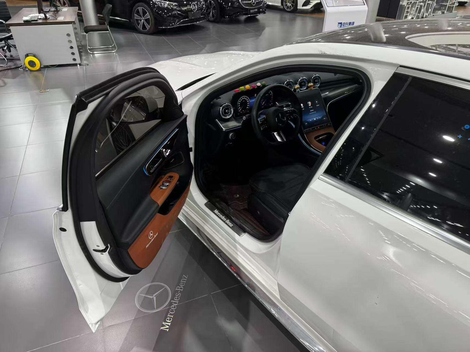 Mercedes-Benz C-Class: фотография 13 из 22
