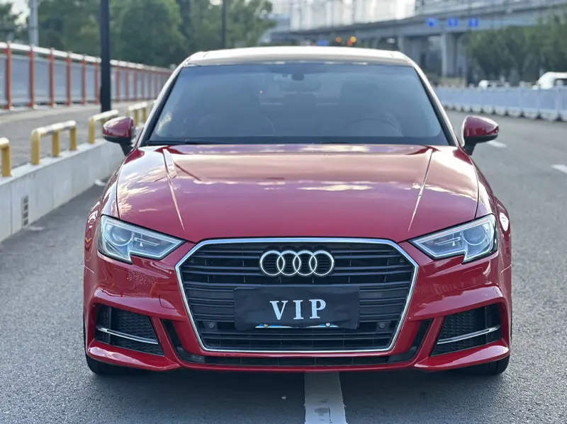 Audi A3 30 Limousine 35 TFSI стиль — фото 2