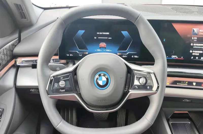 BMW i5 — фото 8