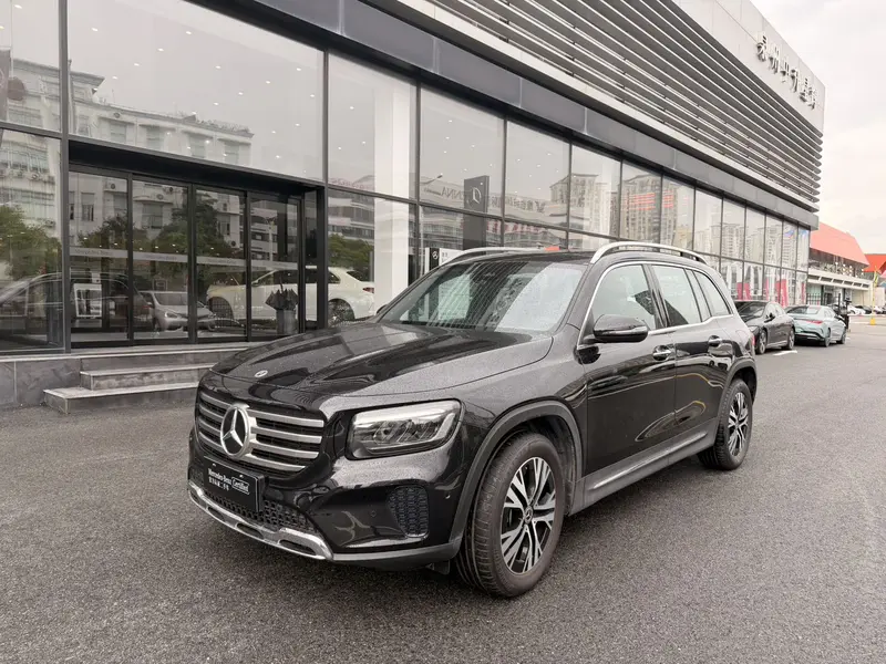 Mercedes-Benz GLB 220