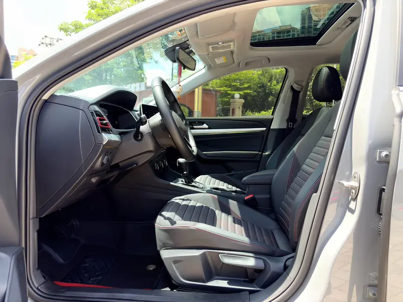 Volkswagen Lavida 200 TSI DSG — фото 10
