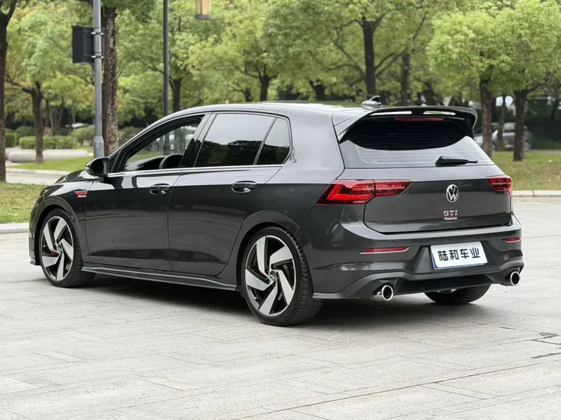 Volkswagen Golf GTI — фото 5