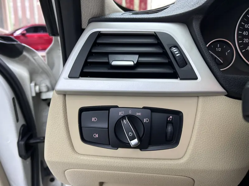 BMW 3 320i — фото 16