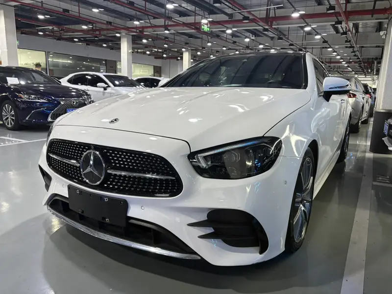 Mercedes-Benz E-Class — фото 1