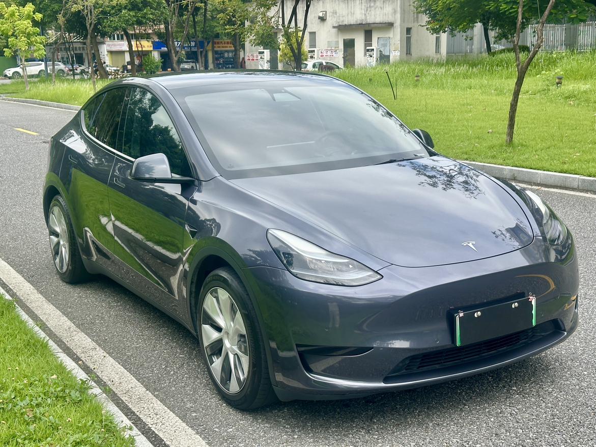 Tesla Model Y: фотография 3 из 10