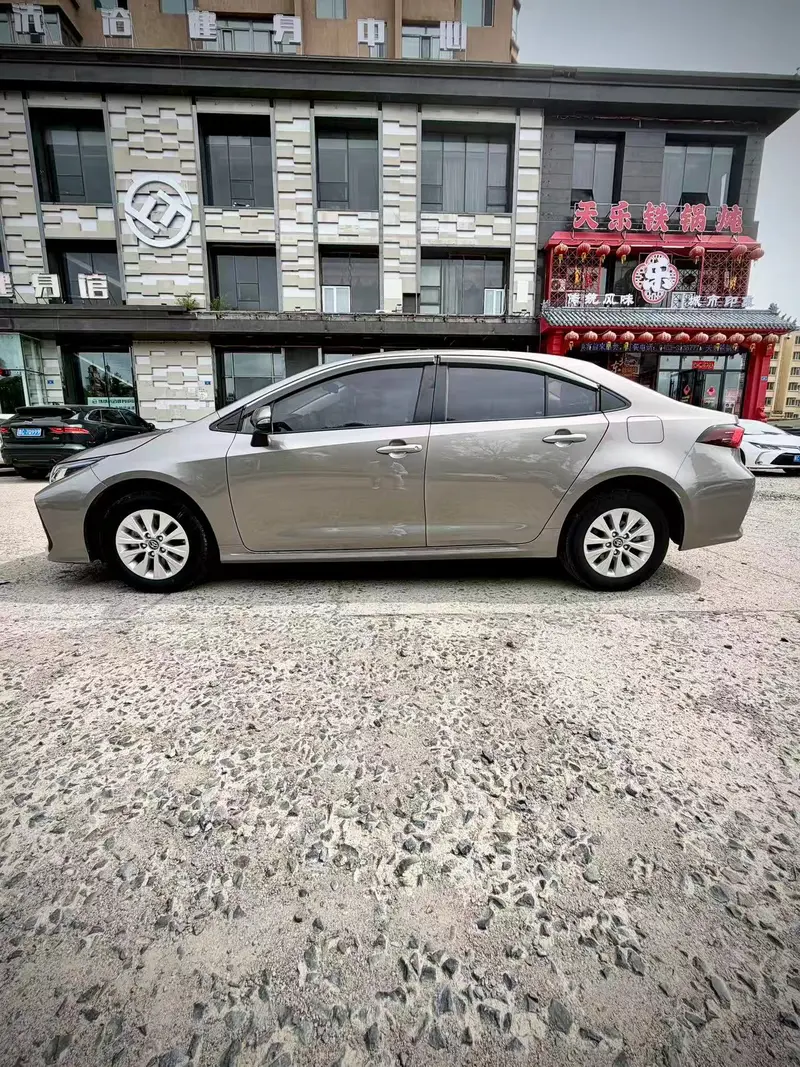 Toyota Corolla — фото 4