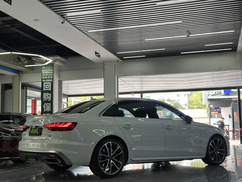 Audi A4L — фото 6