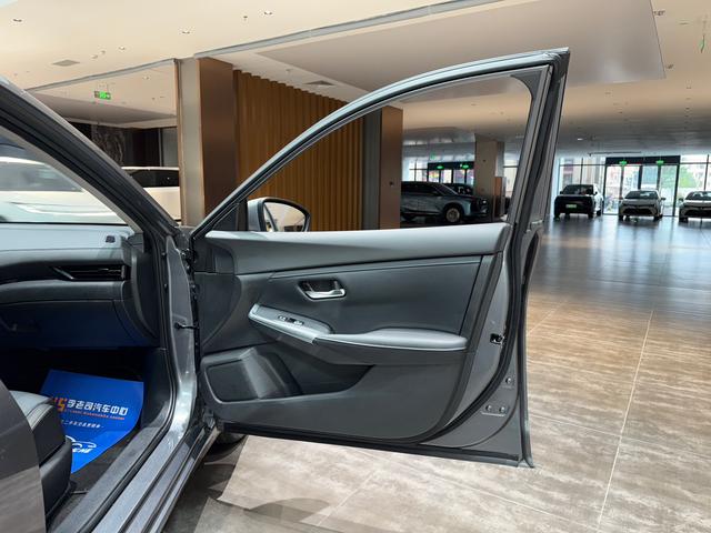 Nissan Xuan Yi id 4387442 из Китая 28