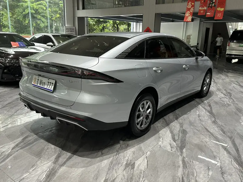 Geely Galaxy L6 — фото 7
