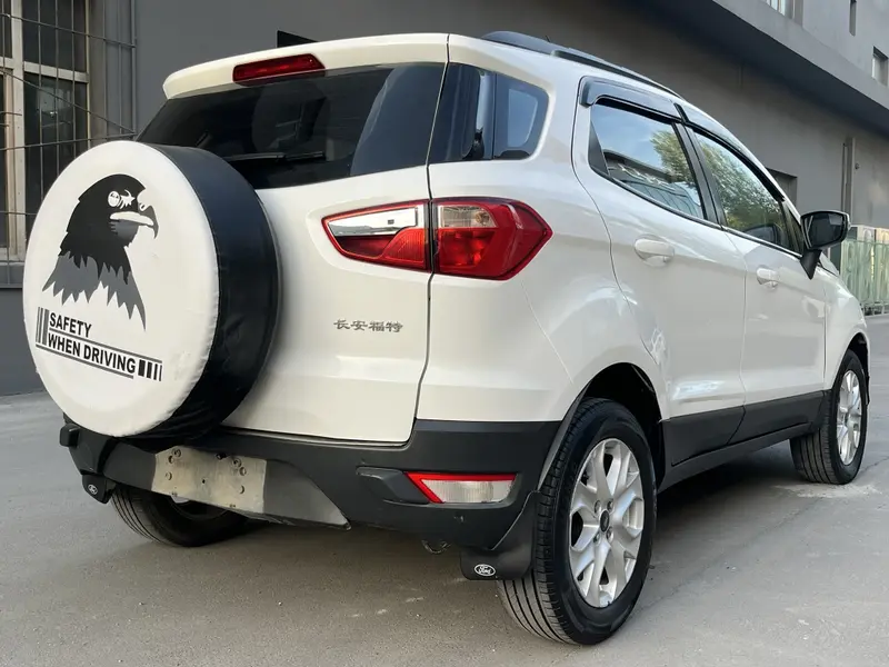 Ford EcoSport — фото 6