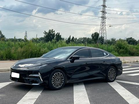 Geely Galaxy Starshine 8 PHEV
