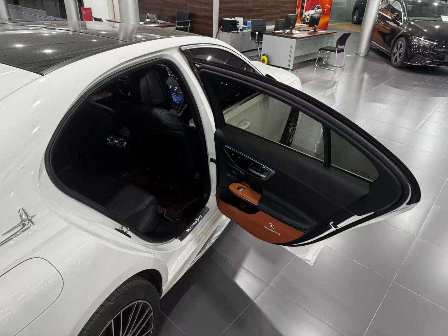 Mercedes-Benz C-Class: фотография 18 из 22