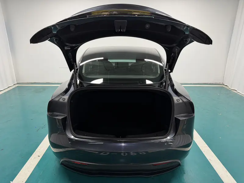 Tesla Model 3 — фото 20