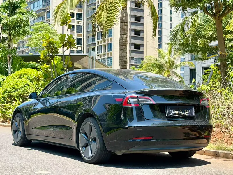 Tesla Model 3 — фото 4