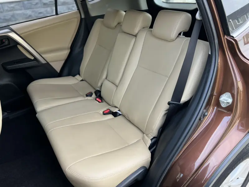 Toyota RAV4 — фото 13