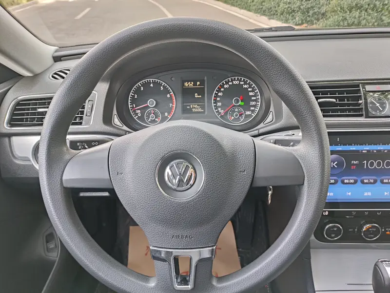 Volkswagen Passat — фото 6