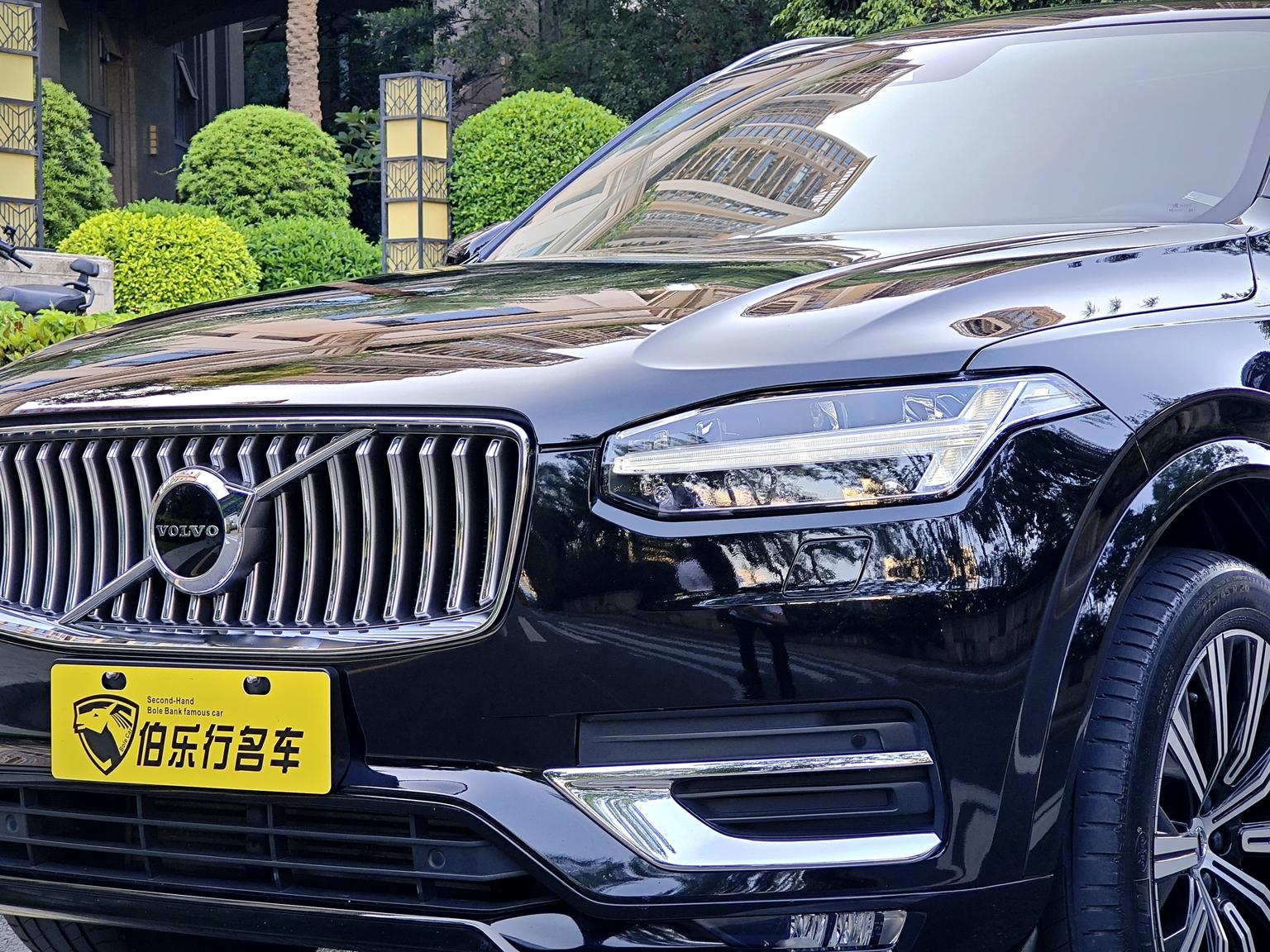Volvo XC90: фотография 6 из 36