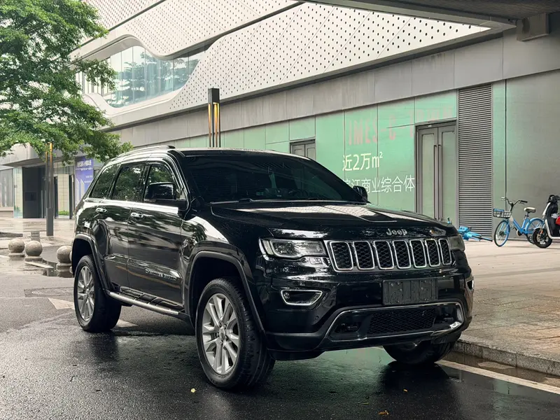 Jeep Grand Cherokee 3.0 L — фото 3
