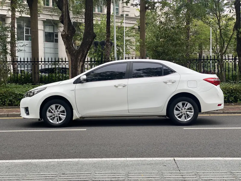 Toyota Corolla — фото 4