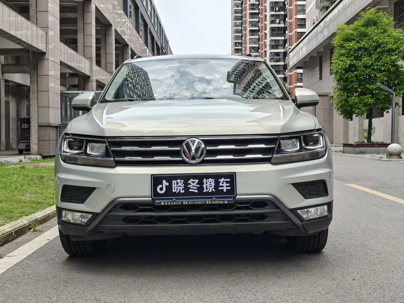 Volkswagen Tiguan L — фото 2