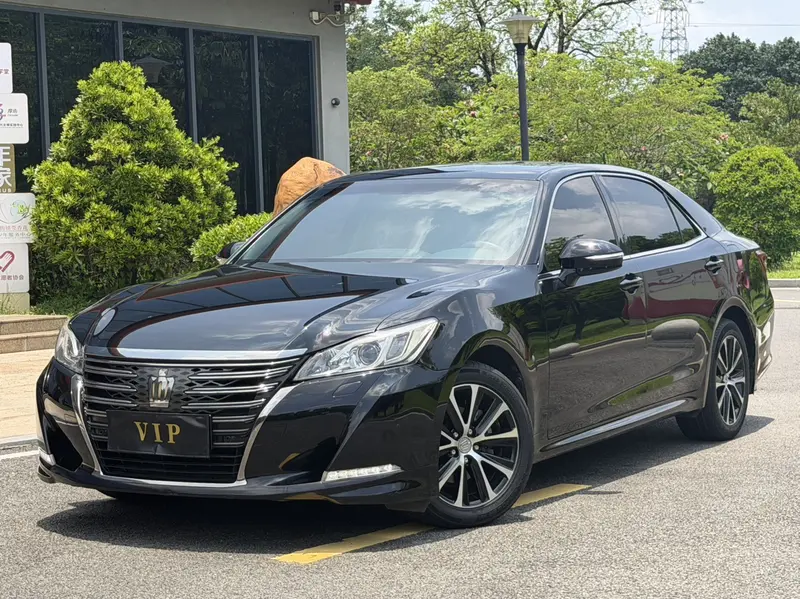Toyota Crown 2.0 T
