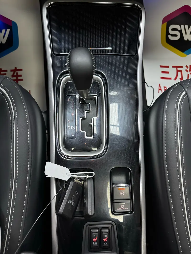 Mitsubishi Outlander — фото 11