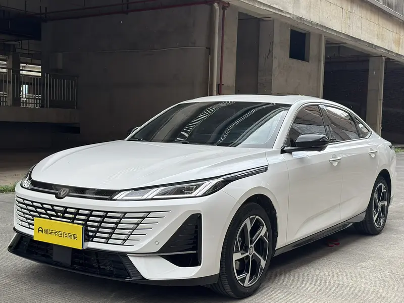 Changan 1.5 T DCT 500 Bar Premium — фото 1