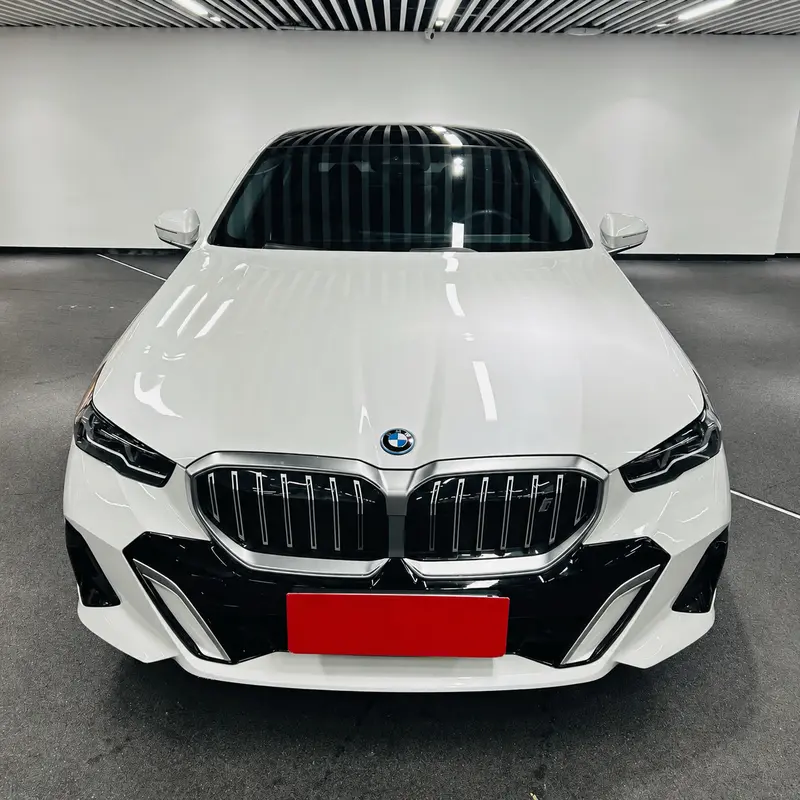 BMW i5 eDrive35L люкс-пакет — фото 2