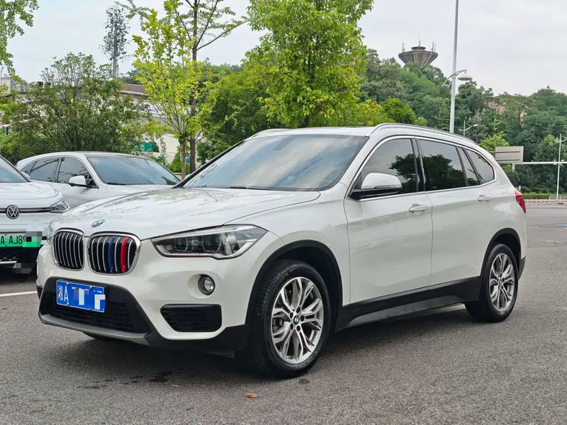 BMW X1 — фото 1