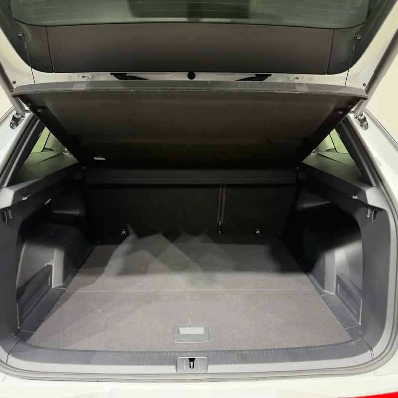 Volkswagen 380 TSI 4 WD R-Line — фото 15